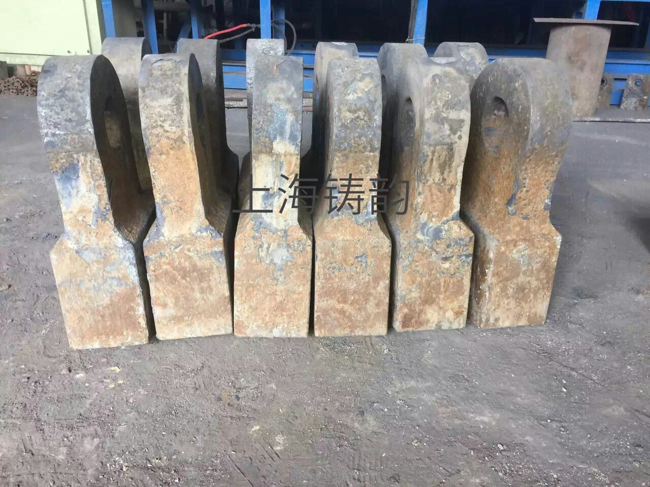 水泥厂用锤头沙石才用复合锤头上海铸韵厂家直销